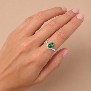 Pear V Emerald Ring